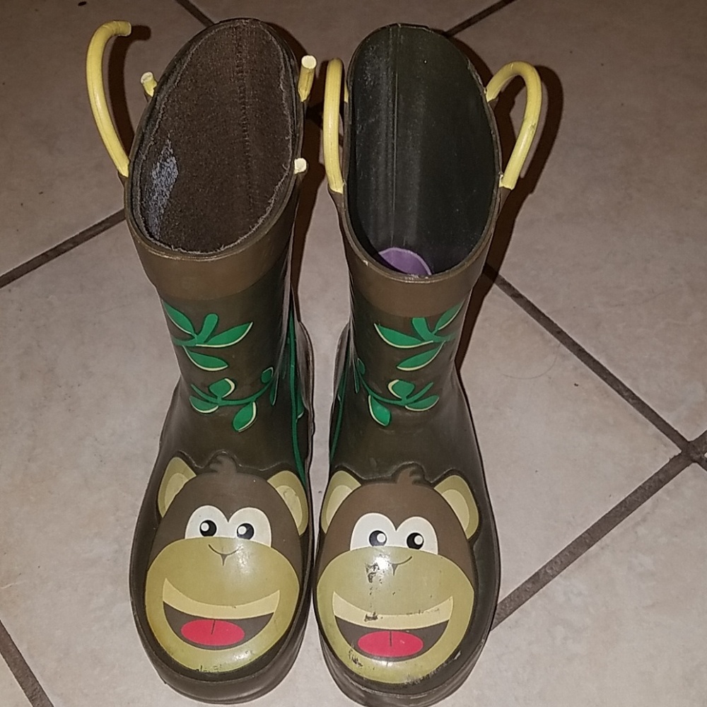 Cute 🐵 Rain boots